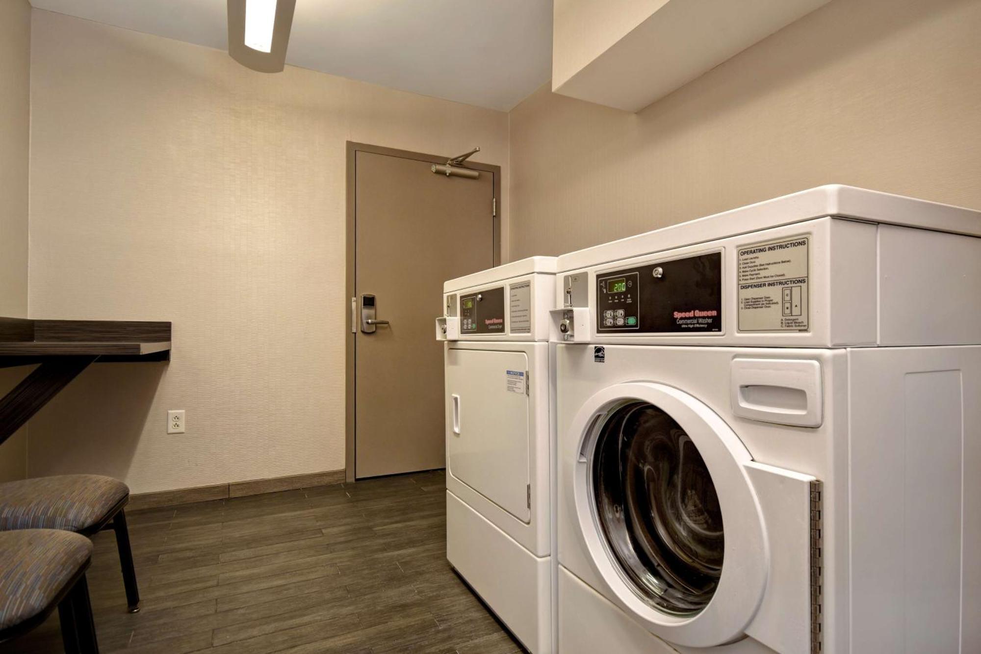 Hampton Inn & Suites Columbia South Fort Meade Area Eksteriør bilde